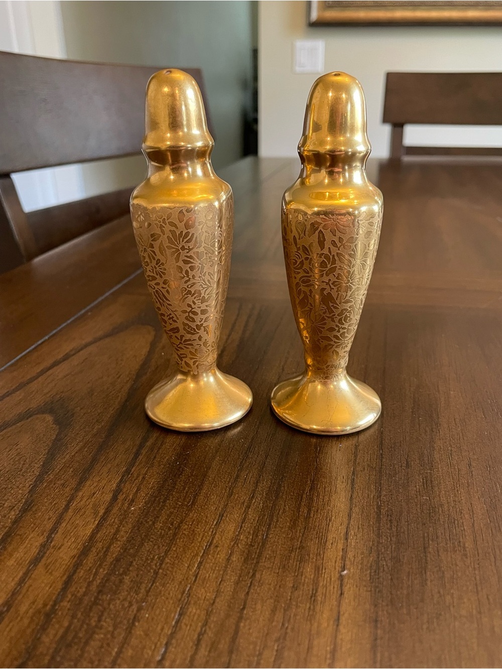 Gold Floral Etched Salt & Pepper Shaker Set (2 Pieces)